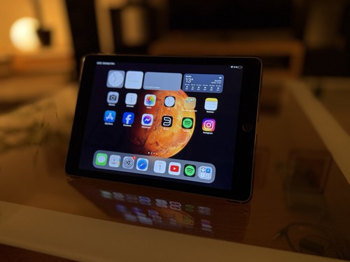 Apple ipad air wi - 2, gb,